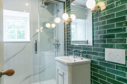 An en-suite bathroom at Stone Farmhouse, Yorkshire Dales