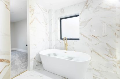 A free standing bath at Panorama Point, Cornwall