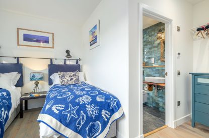 A twin bedroom at Oban House, Argyll and Bute