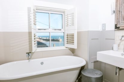 A freestanding bath at Harbourview House, Cornwall