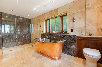 The copper free-standing bath at Broadridge Manor, Devon