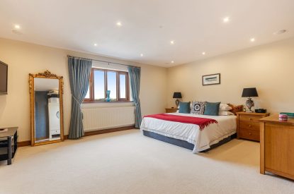 A king-size bedroom at Broadridge Manor, Devon