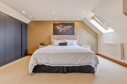 A king-size bedroom at Broadridge Manor, Devon