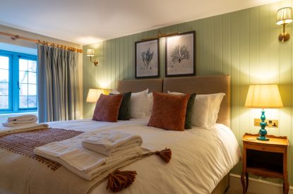 A super-king size bedroom at Parkview Farmhouse, Somerset