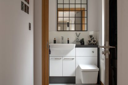 A bathroom at The Tractor Shed, Worcestershire