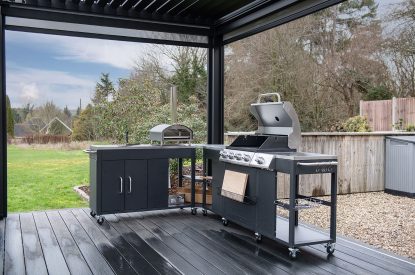The outdoor kitchen at The Tractor Shed, Worcestershire