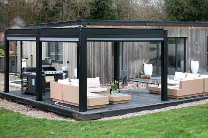 The outdoor seating area at The Tractor Shed, Worcestershire