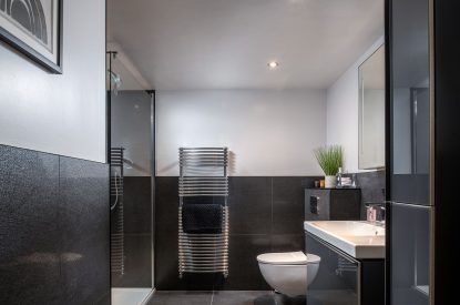 A shower room at The Tractor Shed, Worcestershire