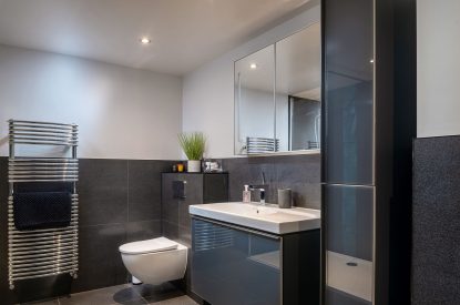 A shower room at The Tractor Shed, Worcestershire