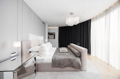 A king-size bedroom at Lunar, Hertfordshire