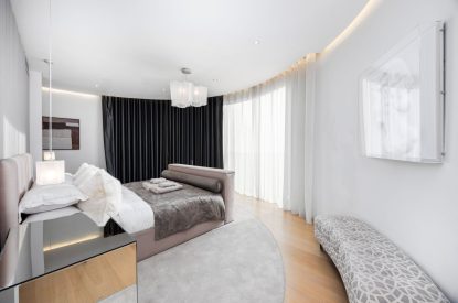 A king-size bedroom at Lunar, Hertfordshire