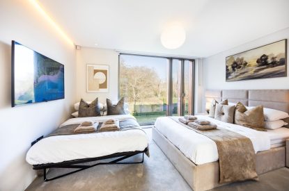 A king-size bedroom at Lunar, Hertfordshire