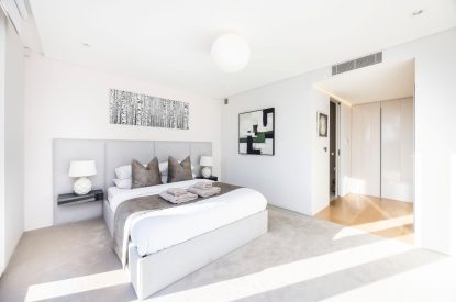 A king-size bedroom at Lunar, Hertfordshire