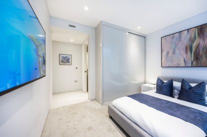 A king-size bedroom at Lunar, Hertfordshire