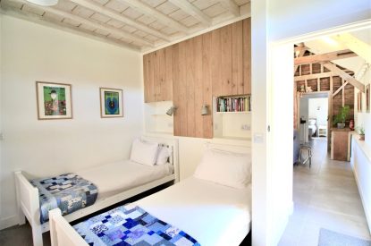 Twin bedroom in Gull Farm Barn, Suffolk