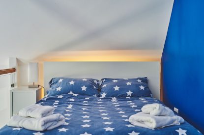 A double bed at Oakfield, Somerset