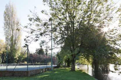 The tennis court at Riverside View, Chiltern Hills