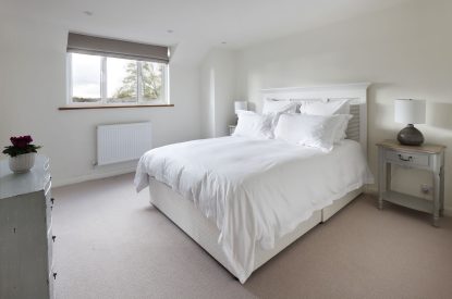 A double bedroom at Riverside View, Chiltern Hills