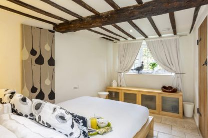 A double bedroom at Willow Cottage, Cotswolds 