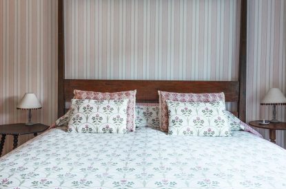 A four poster bed at Leonard House, the Cotswolds