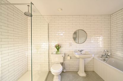 A bathroom at The Aulde Byre, Perthshire 