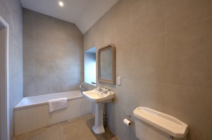 A bathroom at Braeview Steading, Perthshire