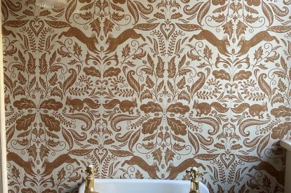 An en-suite bathroom at Plas Glan Menai, Anglesey