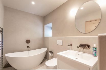 An en-suite bathroom at Willowbrook Retreat, Yorkshire Dales