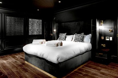 A king-size bedroom at Halo House, Cotswolds 