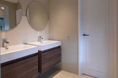 An en-suite bathroom at Southwoods, Hampshire
