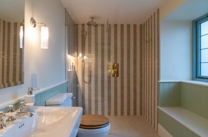 A bathroom at Parkview Farmhouse, Somerset