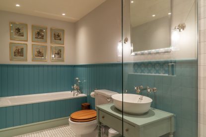A bathroom at Parkview Farmhouse, Somerset