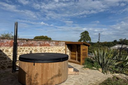 The wood-fired hot tub at Parkview Farmhouse, Somerset