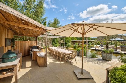 The outdoor kitchen and dinng space at Olive Orchard, Cotswolds