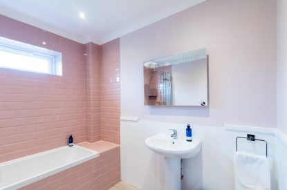 A bathroom at Pine Cabin, Loch Lomond