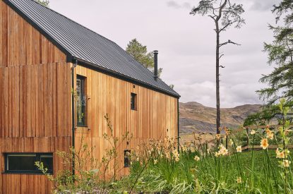 The exterior of Munro Cabin, Loch Lomond