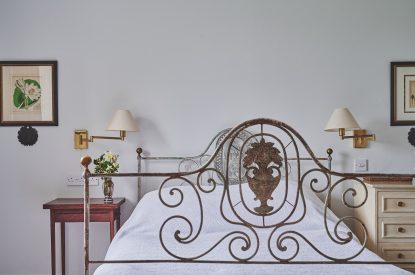 A bedroom at Hardy Cottage, Cotswolds