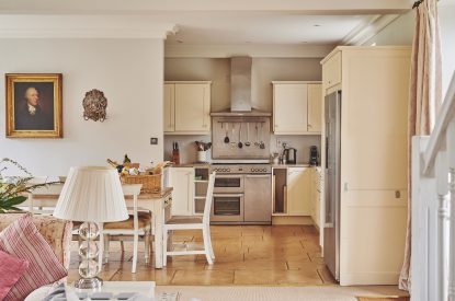 The dining and kitchen area at Hardy Cottage, Cotswolds