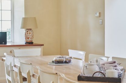 The dining table at Tennyson House, Cotswolds