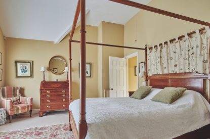 A double bedroom at Tennyson House, Cotswolds