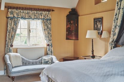 A double bedroom at Tennyson House, Cotswolds