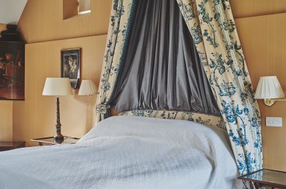 A double bedroom at Tennyson House, Cotswolds