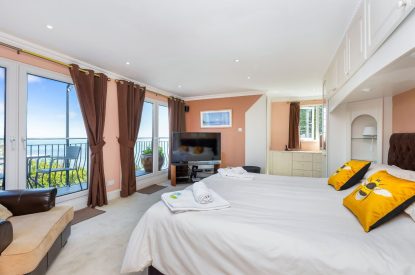 A double bedroom at Seahaven, Devon