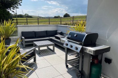 Outdoor dining at The Moorings, Cornwall
