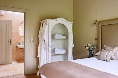 Double bedroom at The Peacock, Ledbury