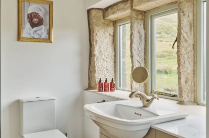 A bathroom at Rye Top Farm, Uppermill, Peak District