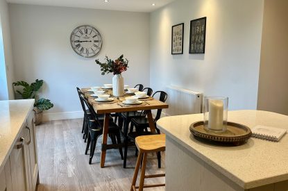 The kitchen diner at Honey Stone Cottage, Cotswolds