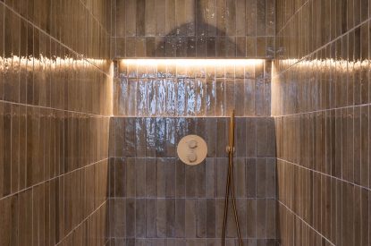 A walk in shower at Poppy Cottage, Somerset