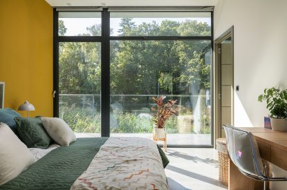 A king sized bedroom at The Bridge House, Hampshire