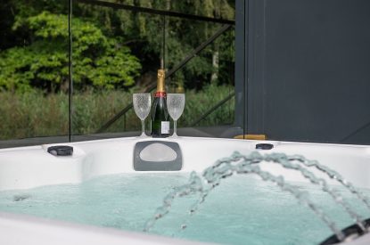 The hot tub at The Bridge House, Hampshire